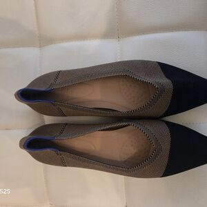 Elegant Two-Tone Women's Flats